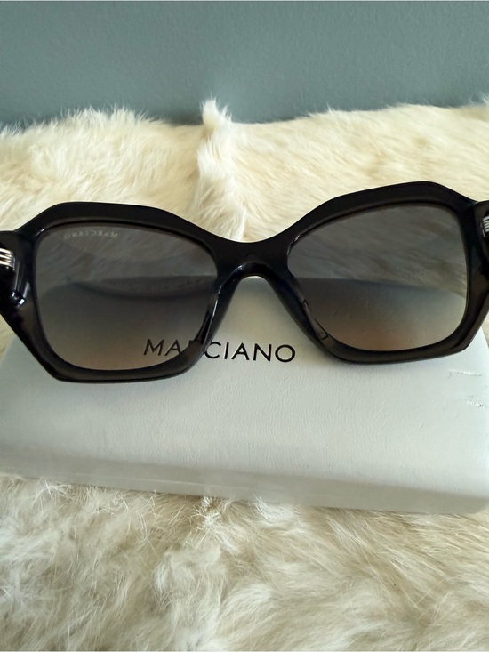 Marciano by Guess Geometric Bronze Glitter Gradient Sunglasses main image 4